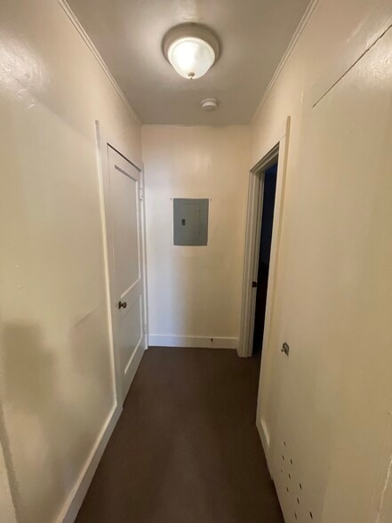 Building Photo - 1315 China St