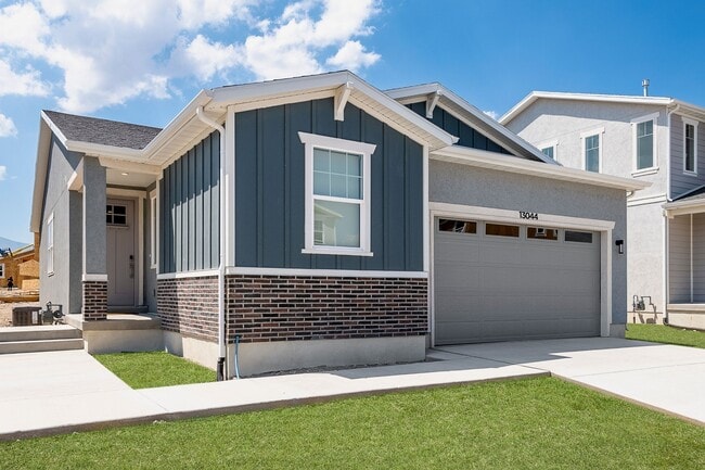 Building Photo - Viviano at Riverton