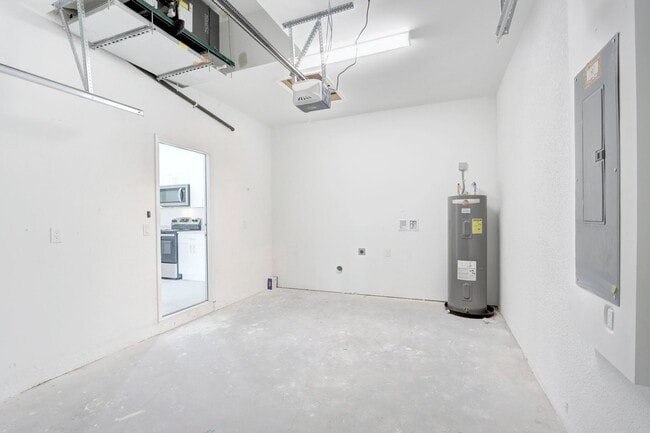 Building Photo - Brand new Custom 1/1/1-SW LEHIGH ACRES