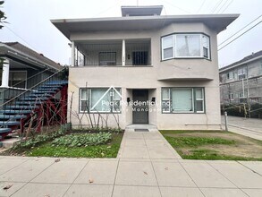 Building Photo - Charming 3bd/1ba Midtown Apartment-Must See!