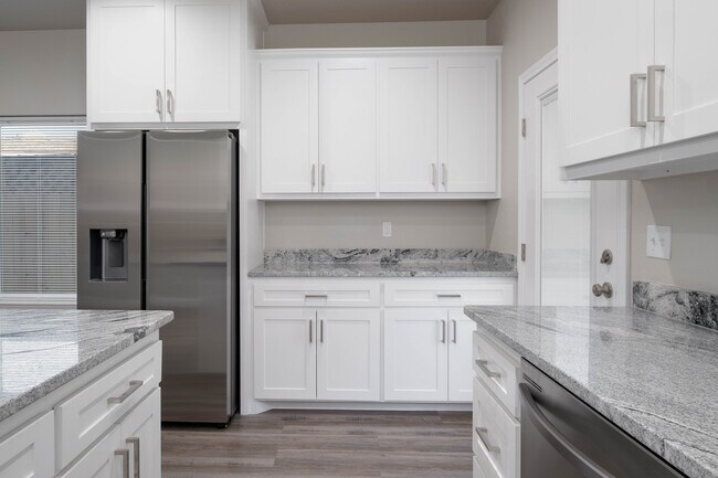 Building Photo - 1711 2nd Ave