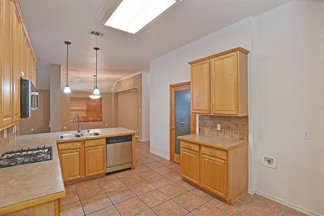 Building Photo - 1073 Red Hawk Dr