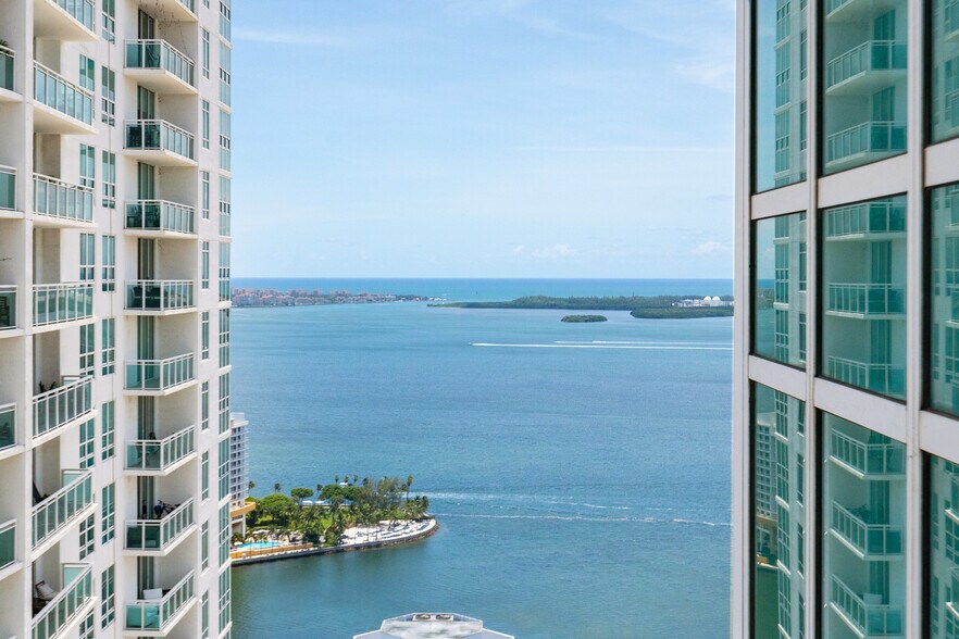 Building Photo - 951 Brickell Ave