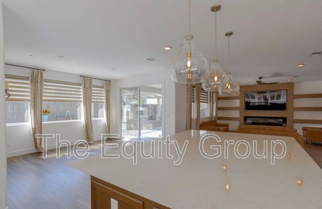 Building Photo - 145 E Taylor Ave