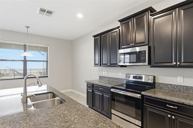 Building Photo - 11014 Little Blue Heron Dr