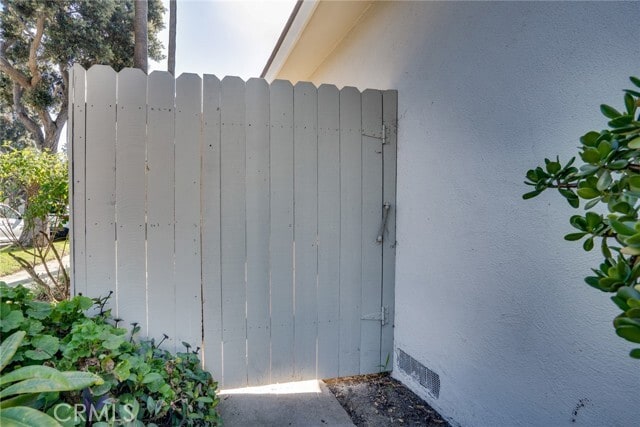 Building Photo - 8162 Eastport Dr