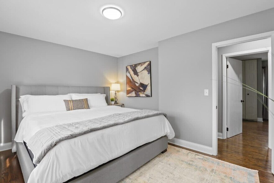 Building Photo - 327 Musial Cir