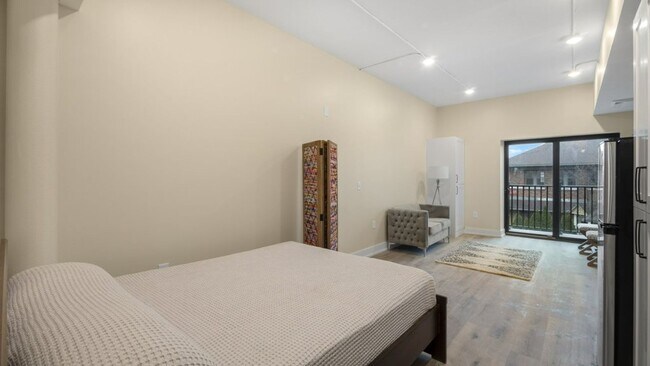 Interior Photo - Beautiful Studio and One Bedrooms West Gra...
