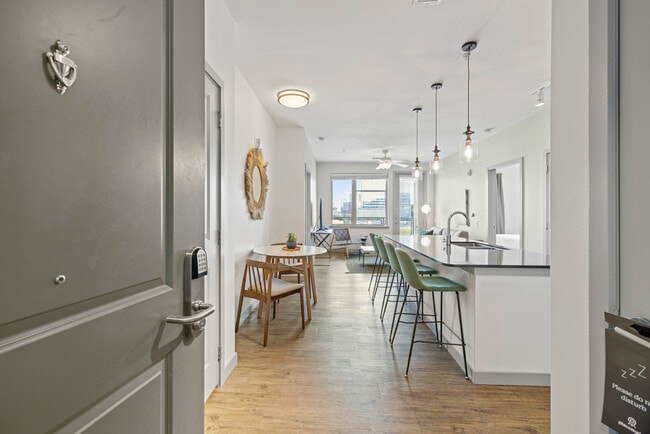 Building Photo - Placemakr Music Row