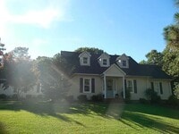 Building Photo - 520 Edinboro Dr