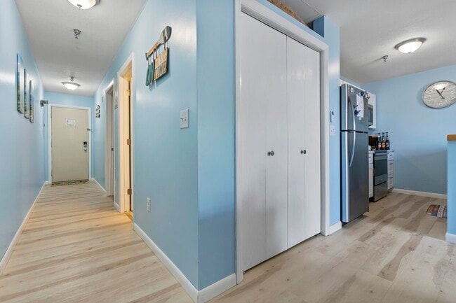 Building Photo - 131 Lake St