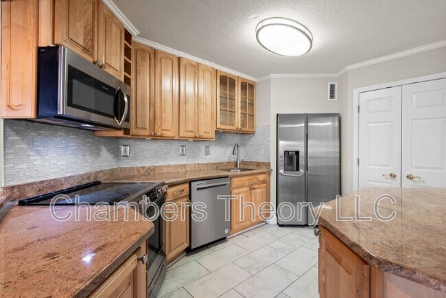 Building Photo - 309 Yoakum Pkwy