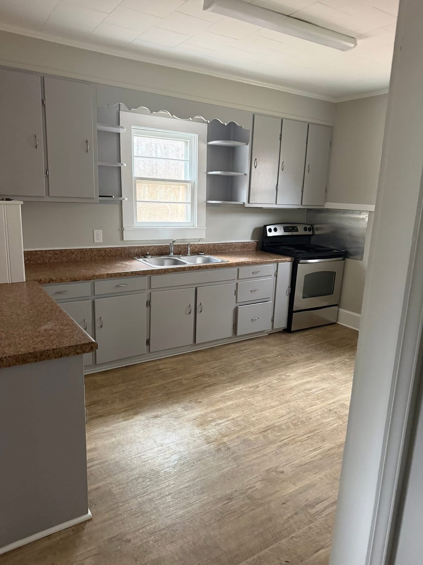 Building Photo - 301 W Steele St