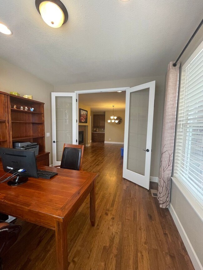 Building Photo - Sprawling Two-Story Home in SE Ft. Collins