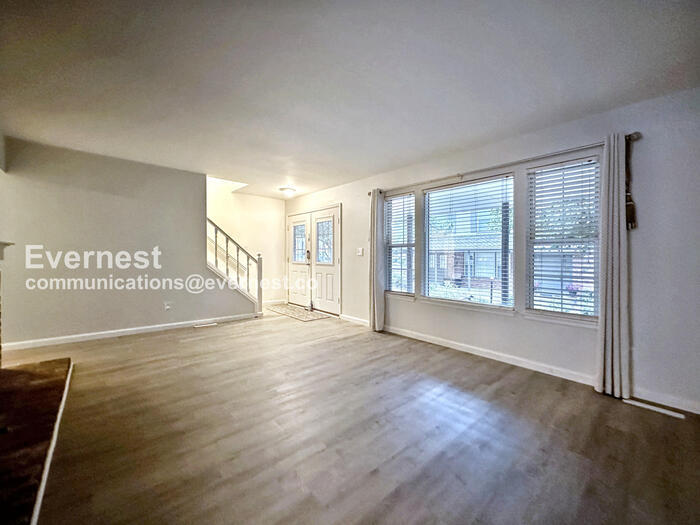 Building Photo - 7105 E Briarwood Dr
