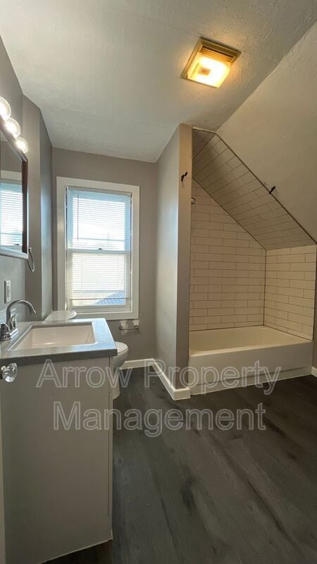 Building Photo - 1312 Peach St