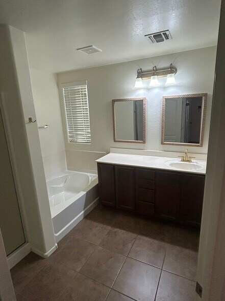 Building Photo - 2223 S Hughes Dr