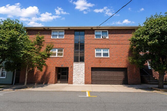 Building Photo - 116 71st St