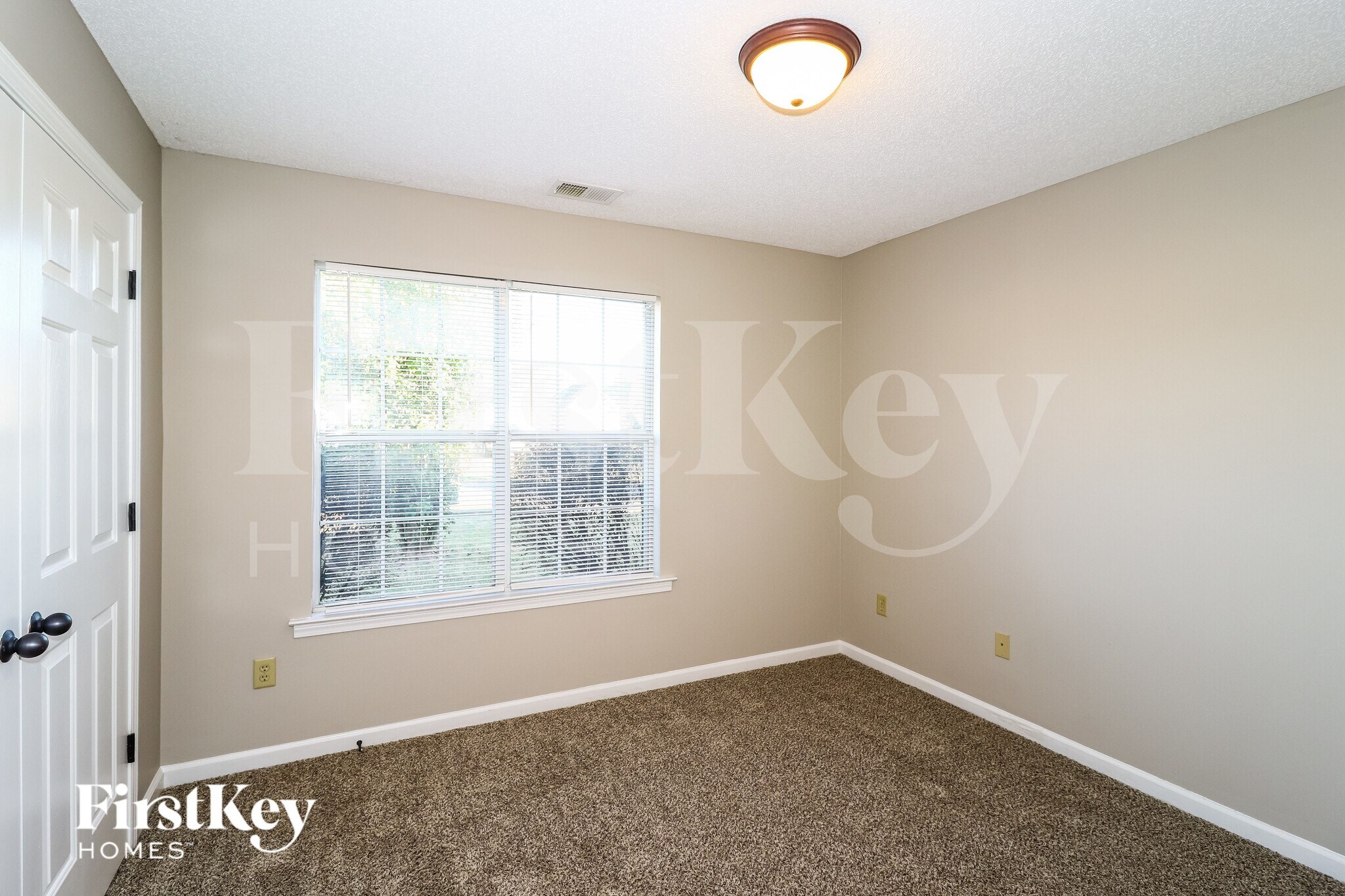 Building Photo - 1411 Carlton Ridge Dr