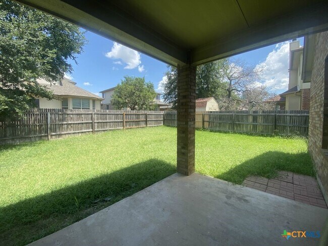 Building Photo - 7105 Golden Oak Ln