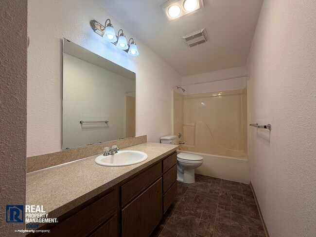 Building Photo - Kayla Rae Apartments