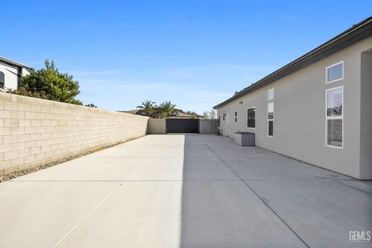 Building Photo - 16612 Bellewood Pl