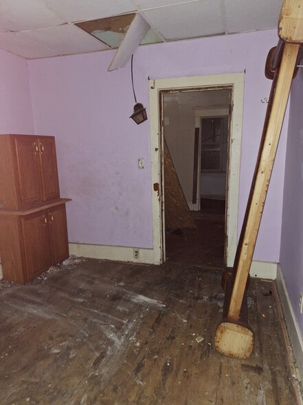 Building Photo - 805 S Olive St