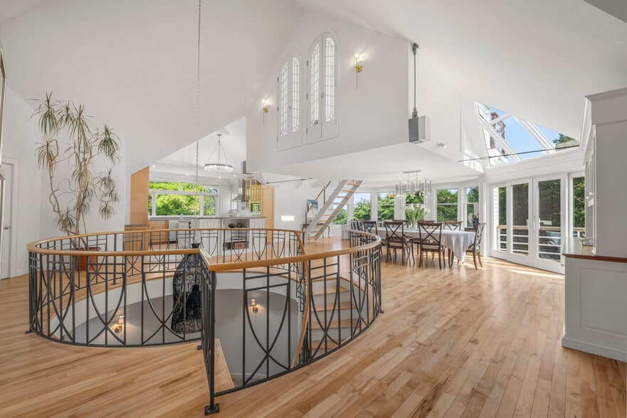 Building Photo - 43 Agamenticus Ave