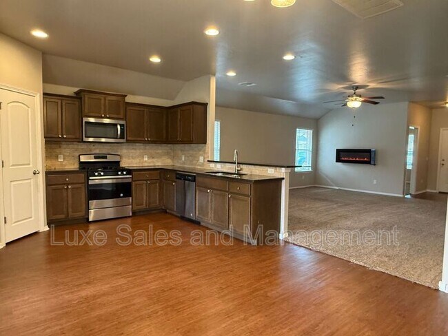 Building Photo - 2408 Alta Vista Ln