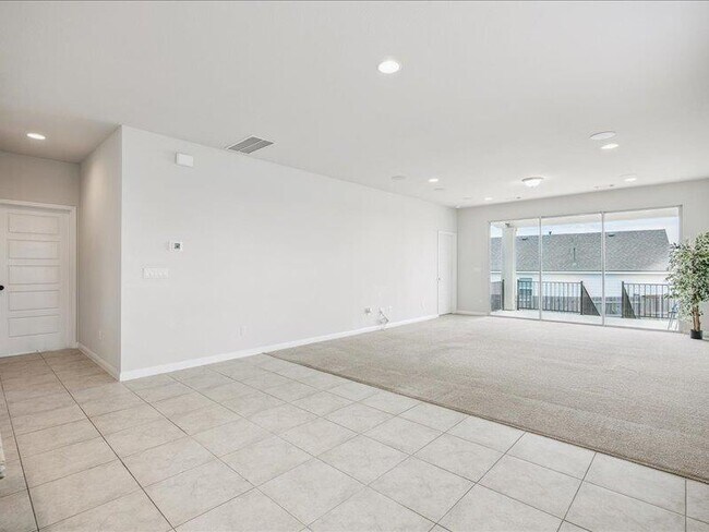 Building Photo - 100 Peach Flt Ct