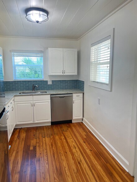 Building Photo - 80 Salina Ave