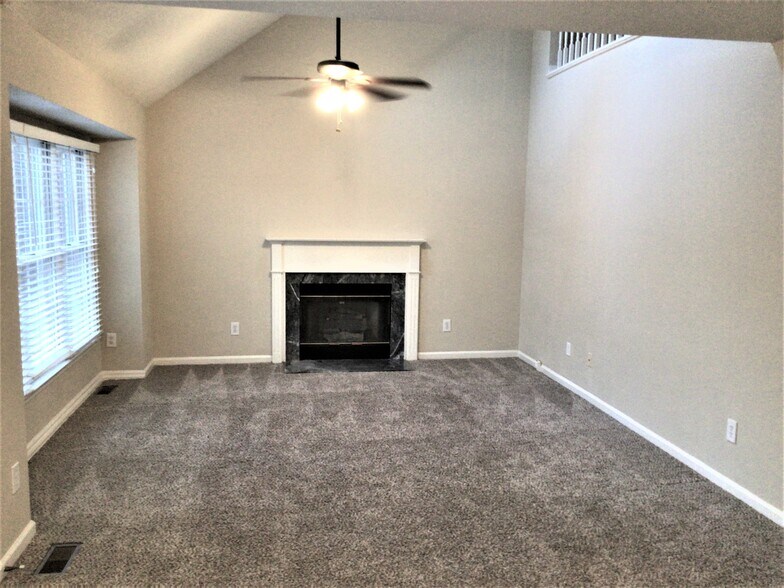 Building Photo - 6323 Stonewick Dr