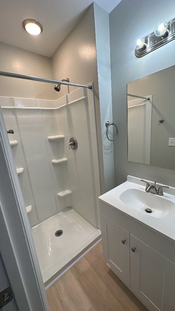 Building Photo - Beautiful, 4 Bedroom, 3 Bath House in Nashville!