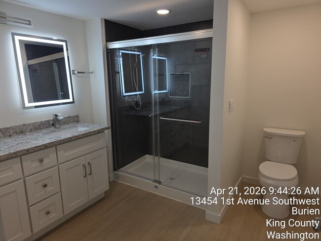 Building Photo - Burien Newly remodeled home - 3 bedrooms 2 bathrooms - A must see - available NOW