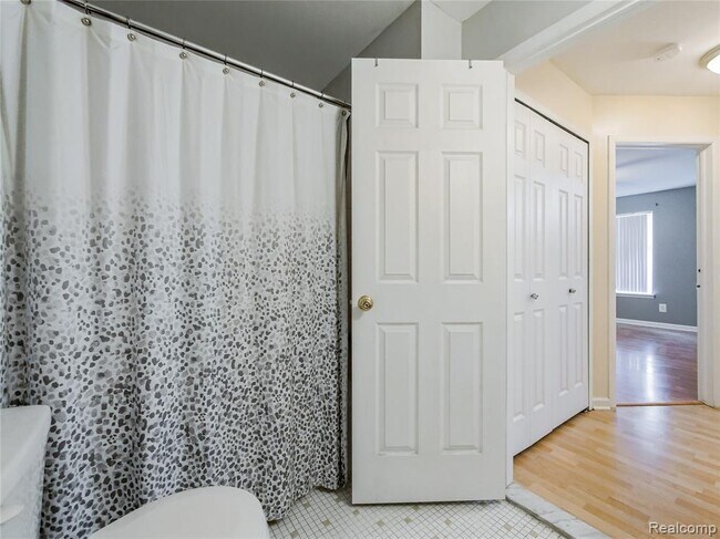Building Photo - 34763 Maple Ln Dr