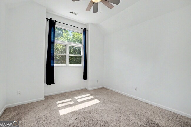 Building Photo - 322 Welton Way