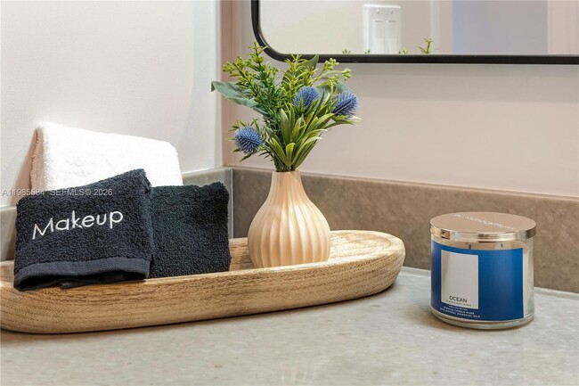 Building Photo - 121 NE 5th St