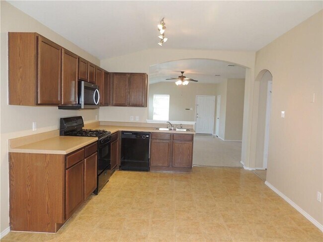 Building Photo - 315 Feathergrass Dr