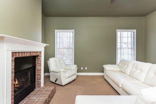 Building Photo - 1231 Wildcliff Cir