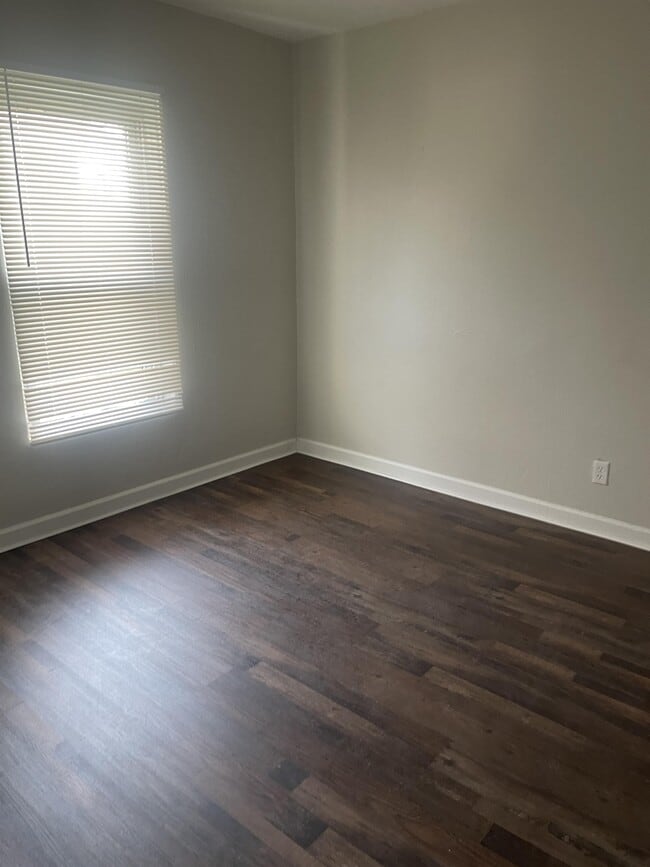 Building Photo - 2644 Foltz St