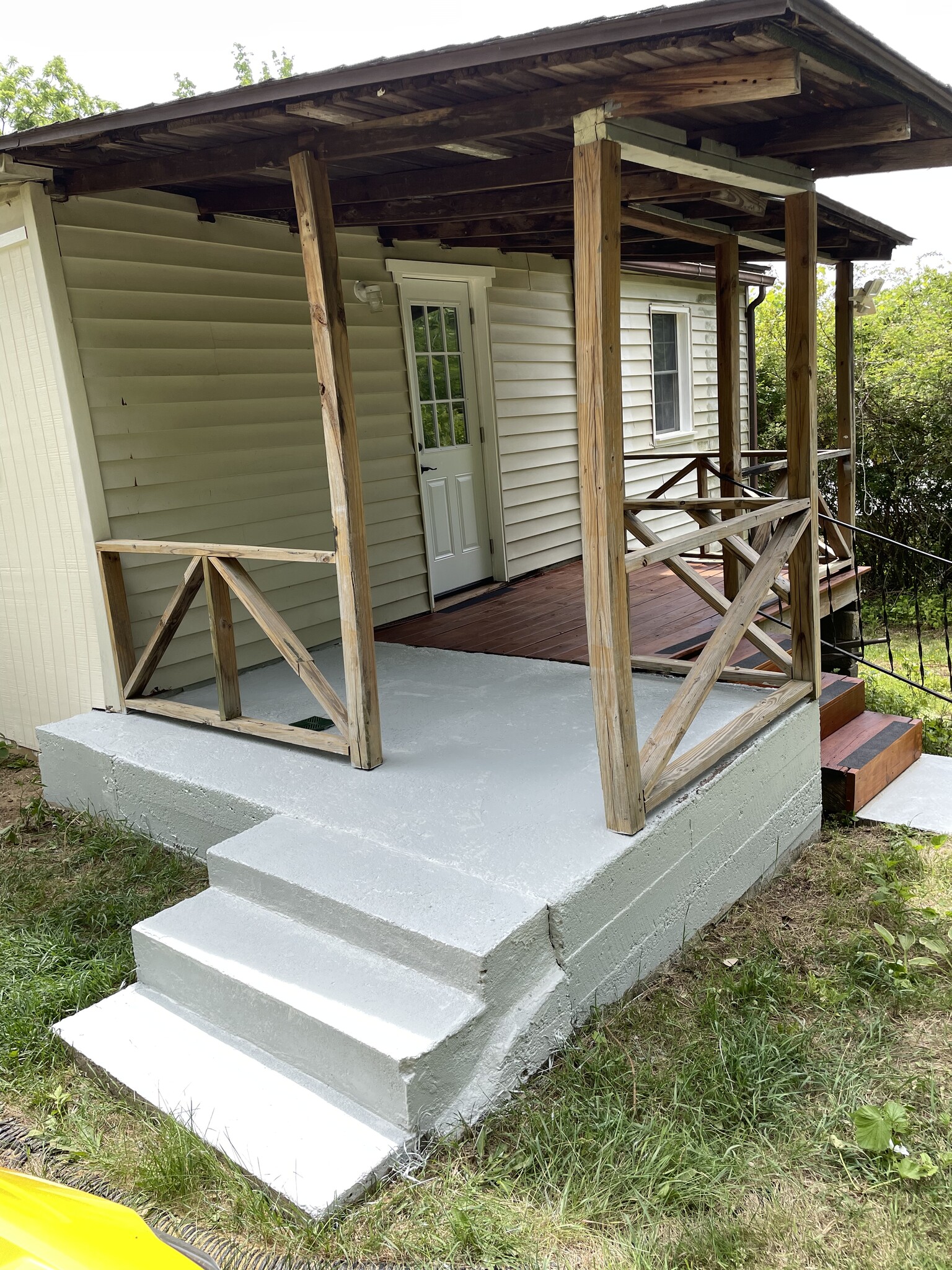 Building Photo - 1105 Rockway St