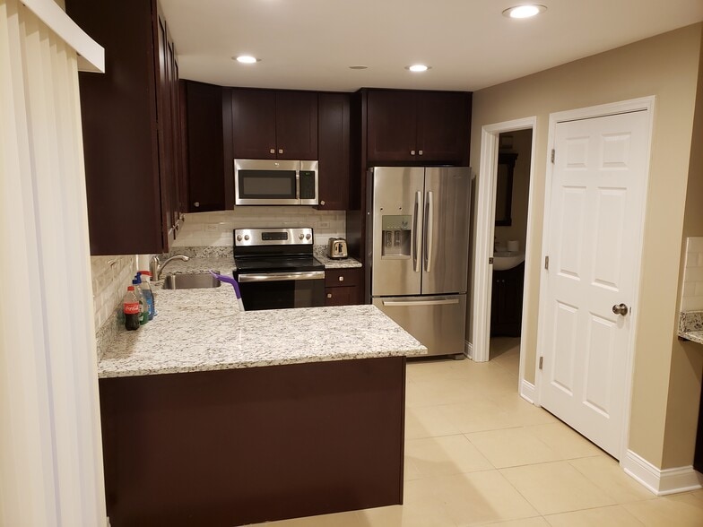 Building Photo - 2128 Rugen Rd