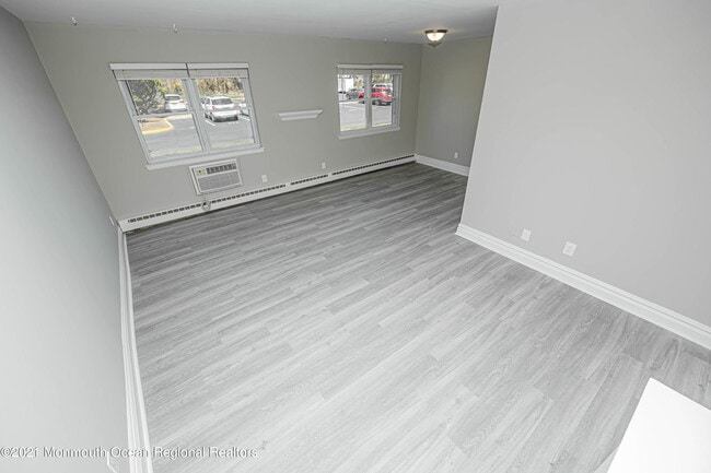 Building Photo - 61 Stonehurst Blvd