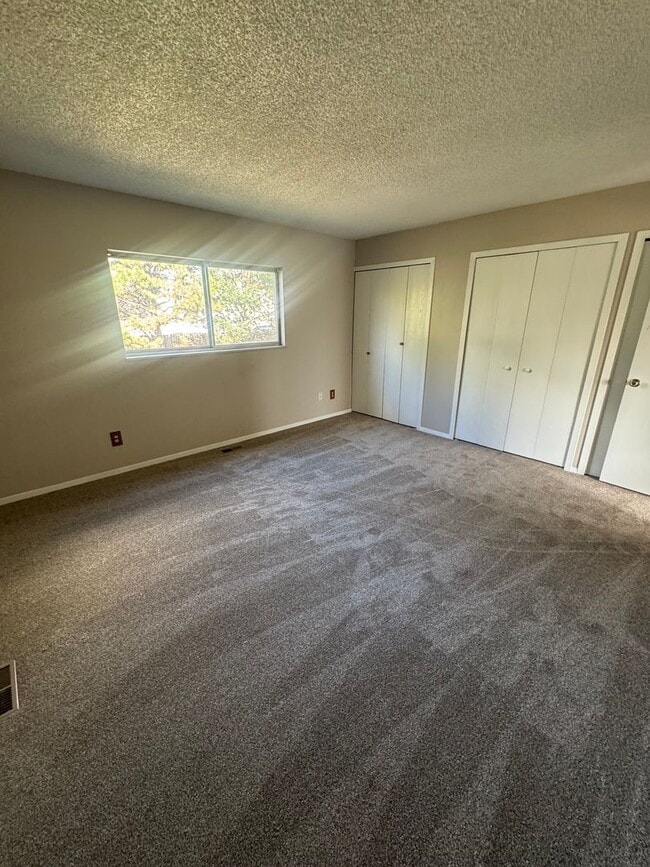 Building Photo - Lovely 3 bedroom 2 bath in North Colorado Springs