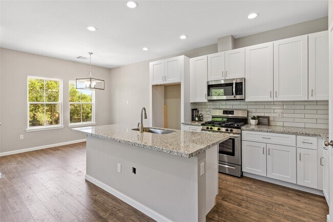 Building Photo - 5107 Groveton St