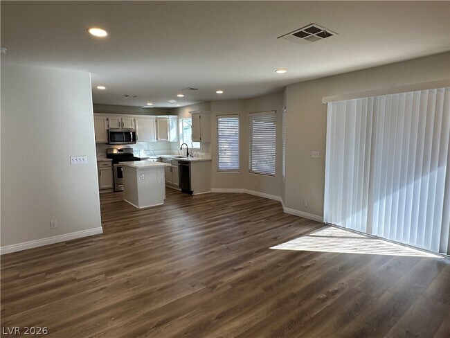 Building Photo - 1034 Skysail Dr