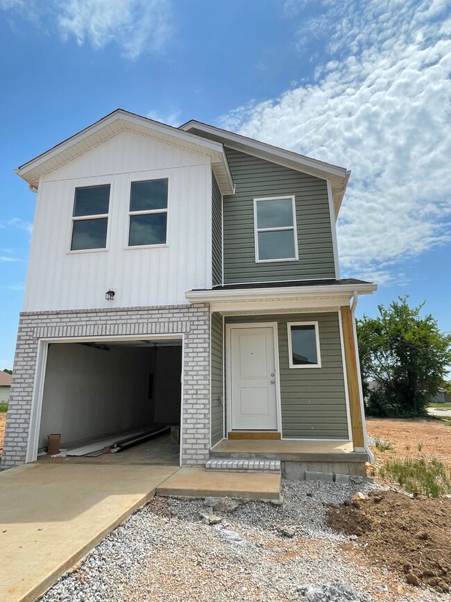 Building Photo - Newly built 3 bedroom-Westbury Gardens!