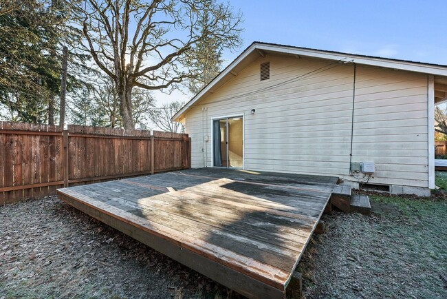 Building Photo - Charming 3-Bed Lakewood Home | Fully Updat...