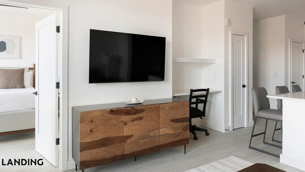 Building Photo - 1007 S Mint St