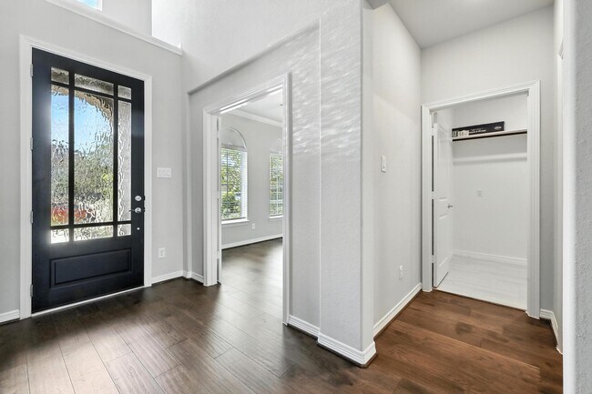 Building Photo - 1610 Rosedale Dr